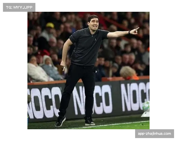 赛后更衣室：伯恩茅斯主帅伊劳拉鼓励球员忘掉失利